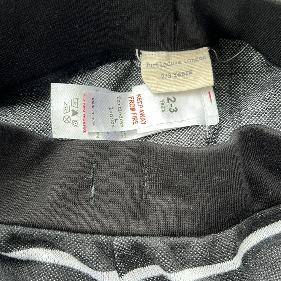 Turtledove London geometric cozy set - Picture 4 of 4